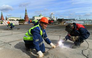 Подробнее о статье Россия планирует воплотить нехватку строителей за счет массового ввоза мигрантов